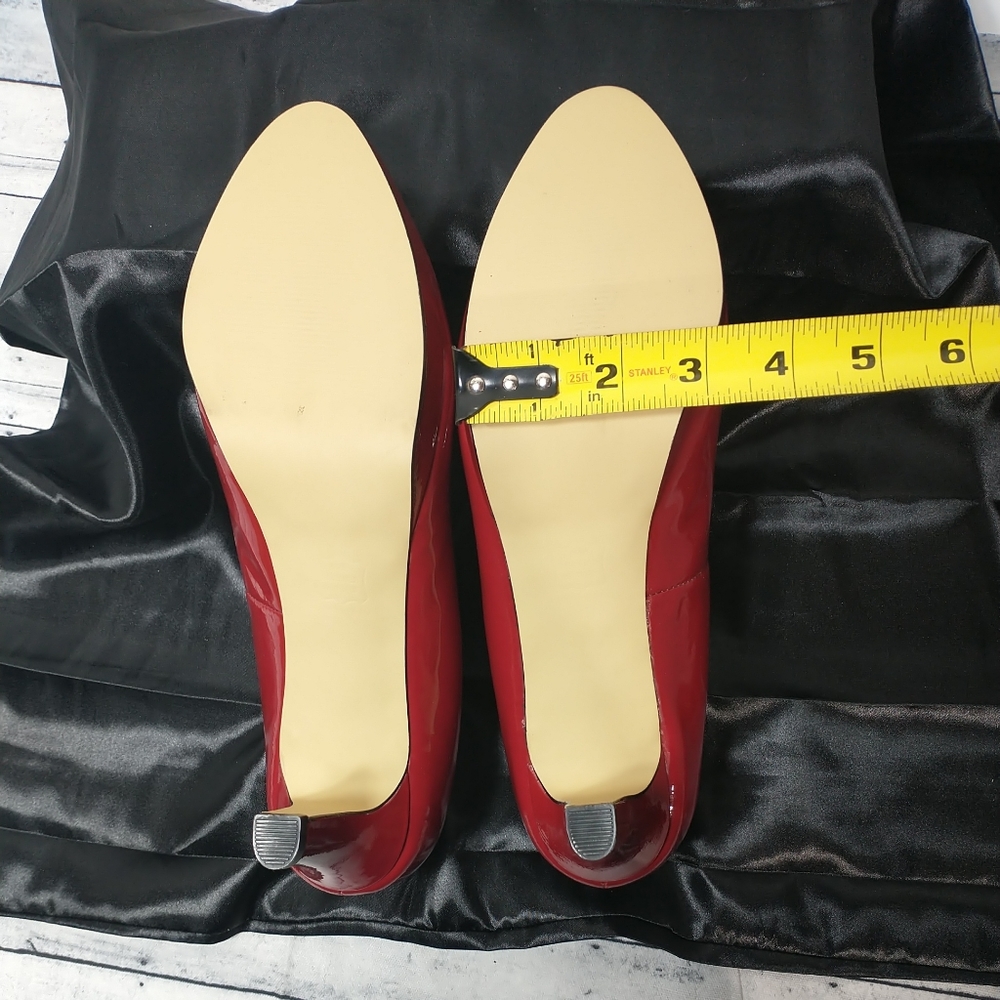 Rose Petals Woman's SZ 12W by Walking Cradles Cap Toe Red Heels Patent Leather - Picture 9 of 13